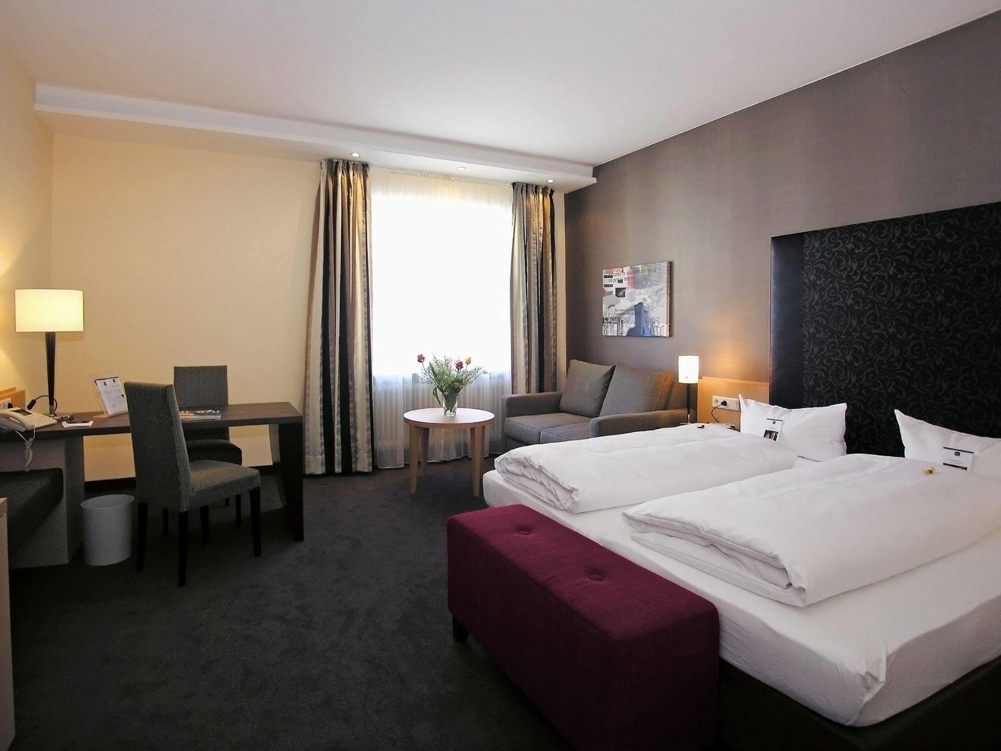 Best Western Hotel Lamm Singen Room photo