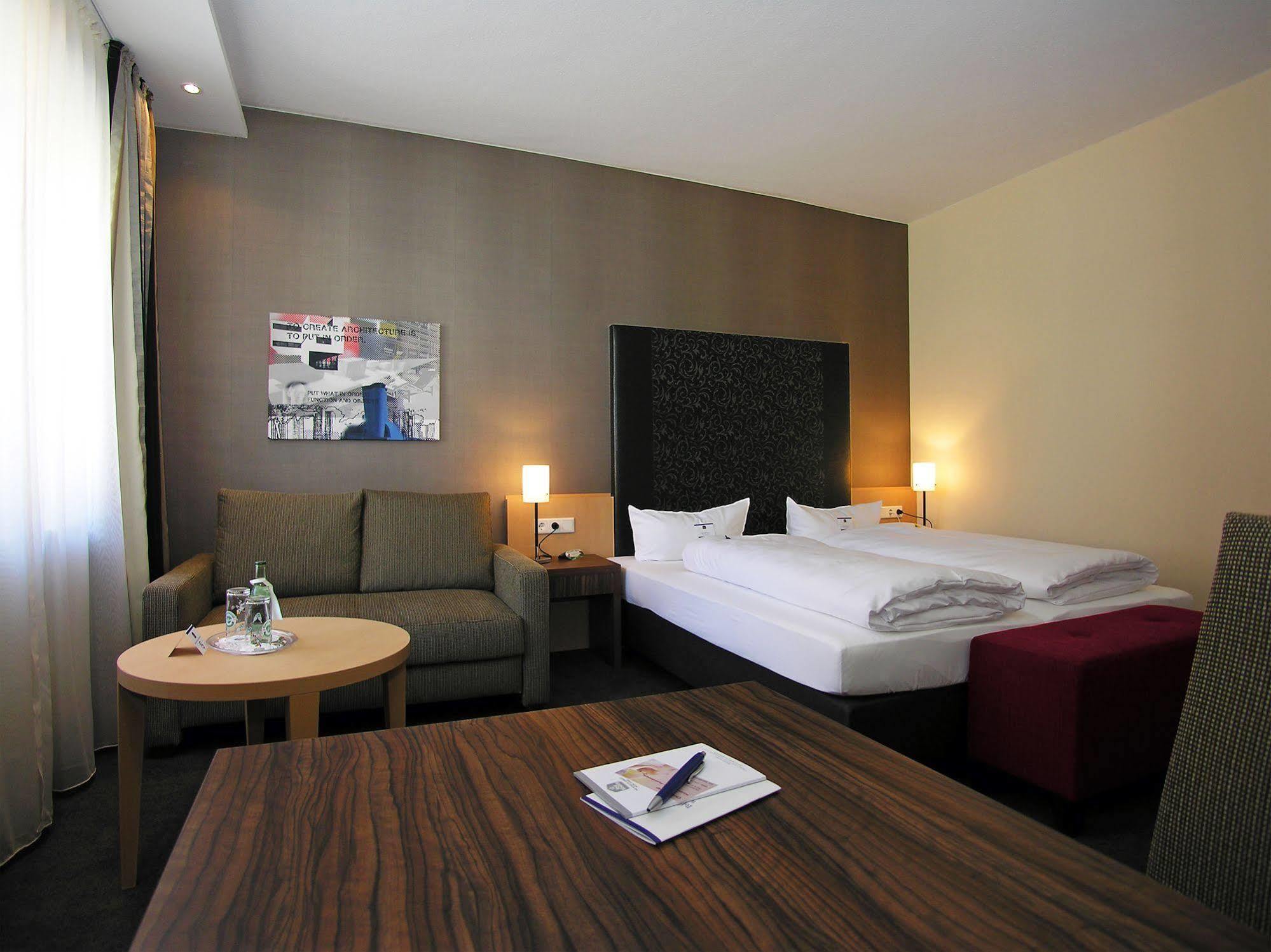 Best Western Hotel Lamm Singen Room photo